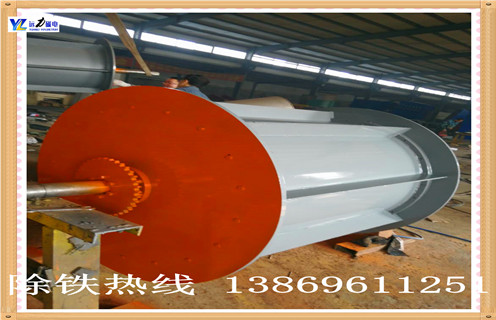 全磁　遠(yuǎn)力磁電生產(chǎn)的全磁滾筒通常安裝在輸送帶端頭上，使用環(huán)境更適用于大批量的礦石，谷物，沙子，砂礫，塑料，木材，碎玻璃，廢料等干性物料中的跟大含量的鐵屑，鐵片，鐵塊或者其他鐵磁性物料自動(dòng)分離。